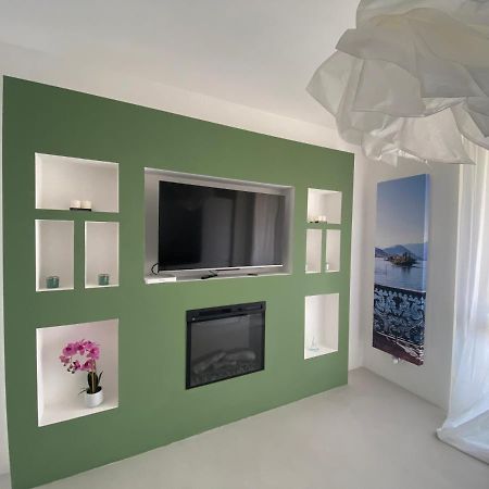 Lovingstresa 2 Brand New Apartment Esterno foto