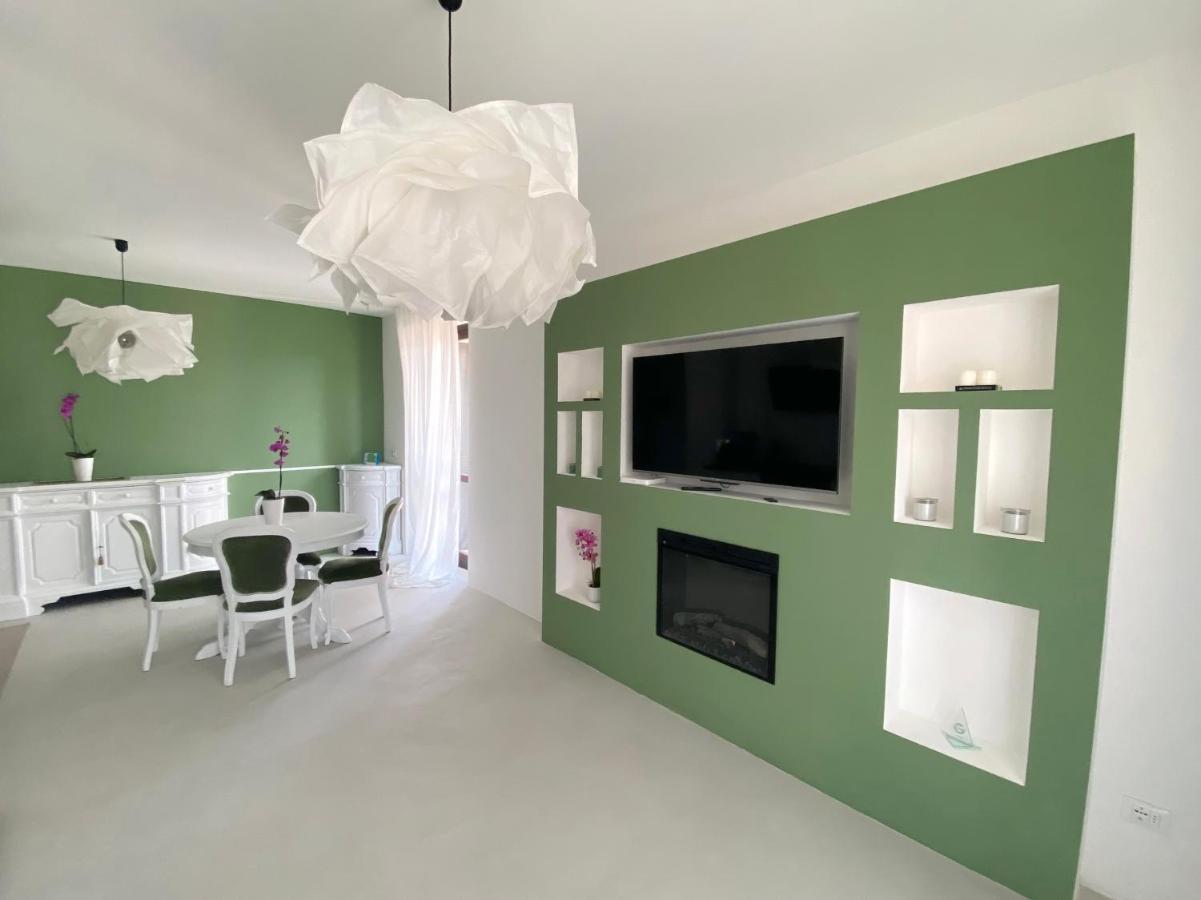 Lovingstresa 2 Brand New Apartment Esterno foto